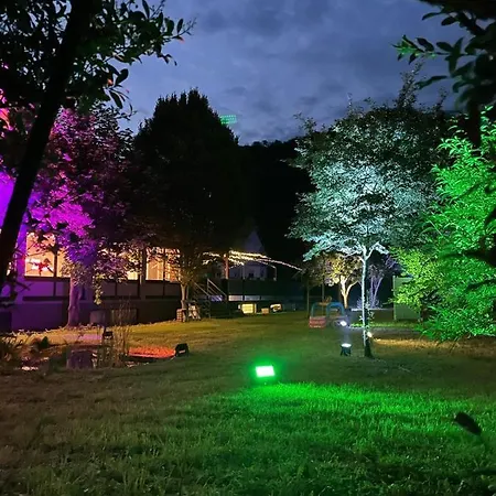 Vintage Cafe & Weinbar 3*